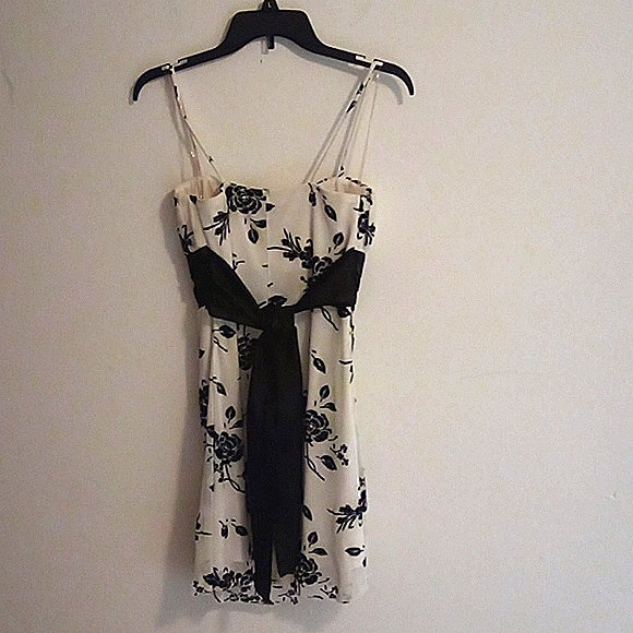 Black and white party dress - Picture 3 of 13